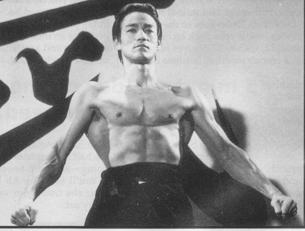 Bruce Lee V-taper and muscular lats