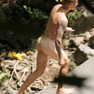 naked pic of justin bieber in hawaii