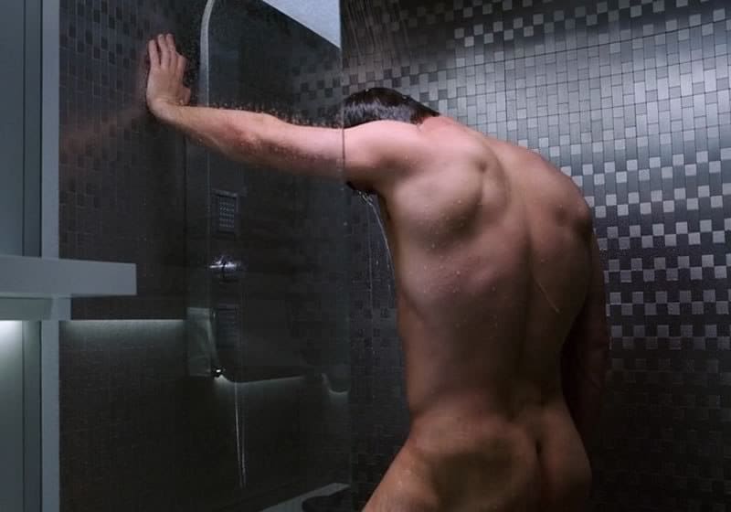 Chris Pratt ass in the shower