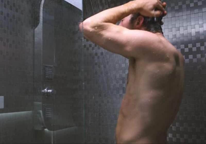 Chris Pratt showering