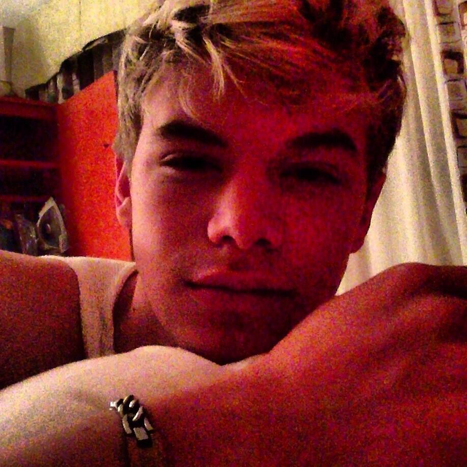 sexy Instagram pic of Kenton Duty