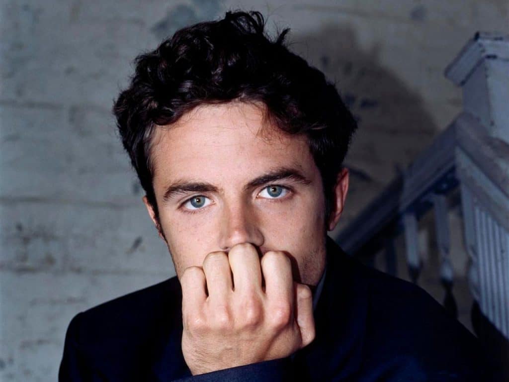 handsome photo of celebrity casey affleck showing his gorgeous blue eyes