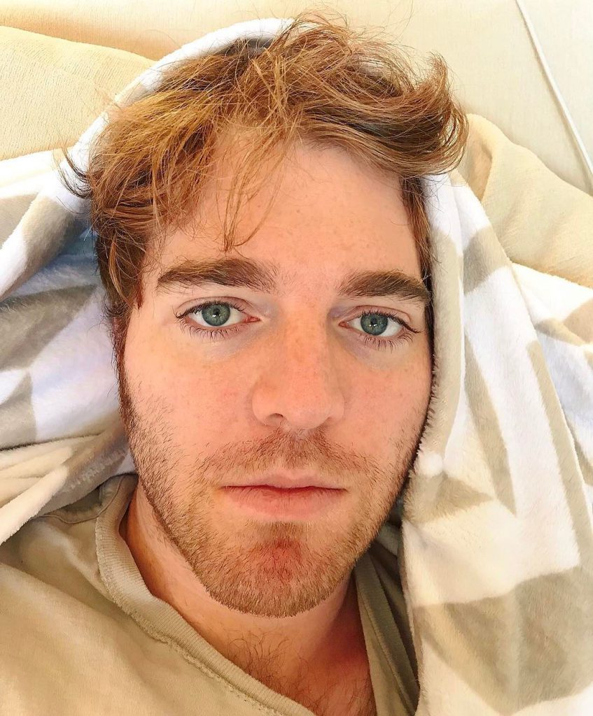 Shane Dawson in bed