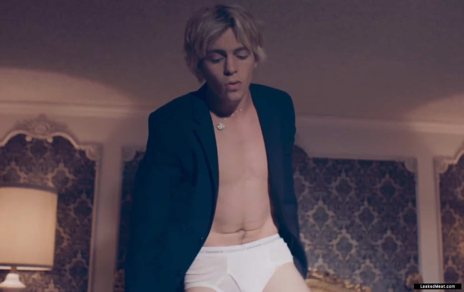 Ross Lynch Sexy Pics.