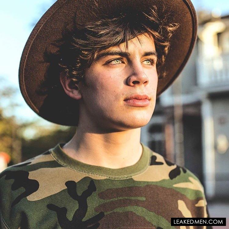 Hayes Grier pretty eyes