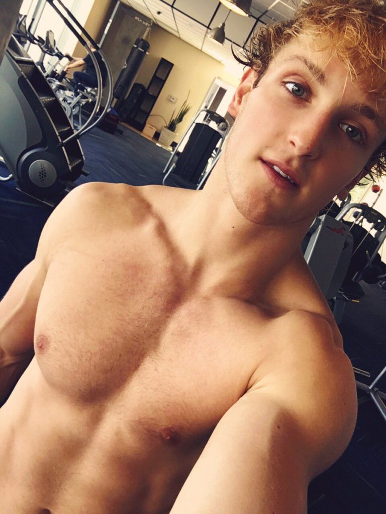 Logan Paul selfie