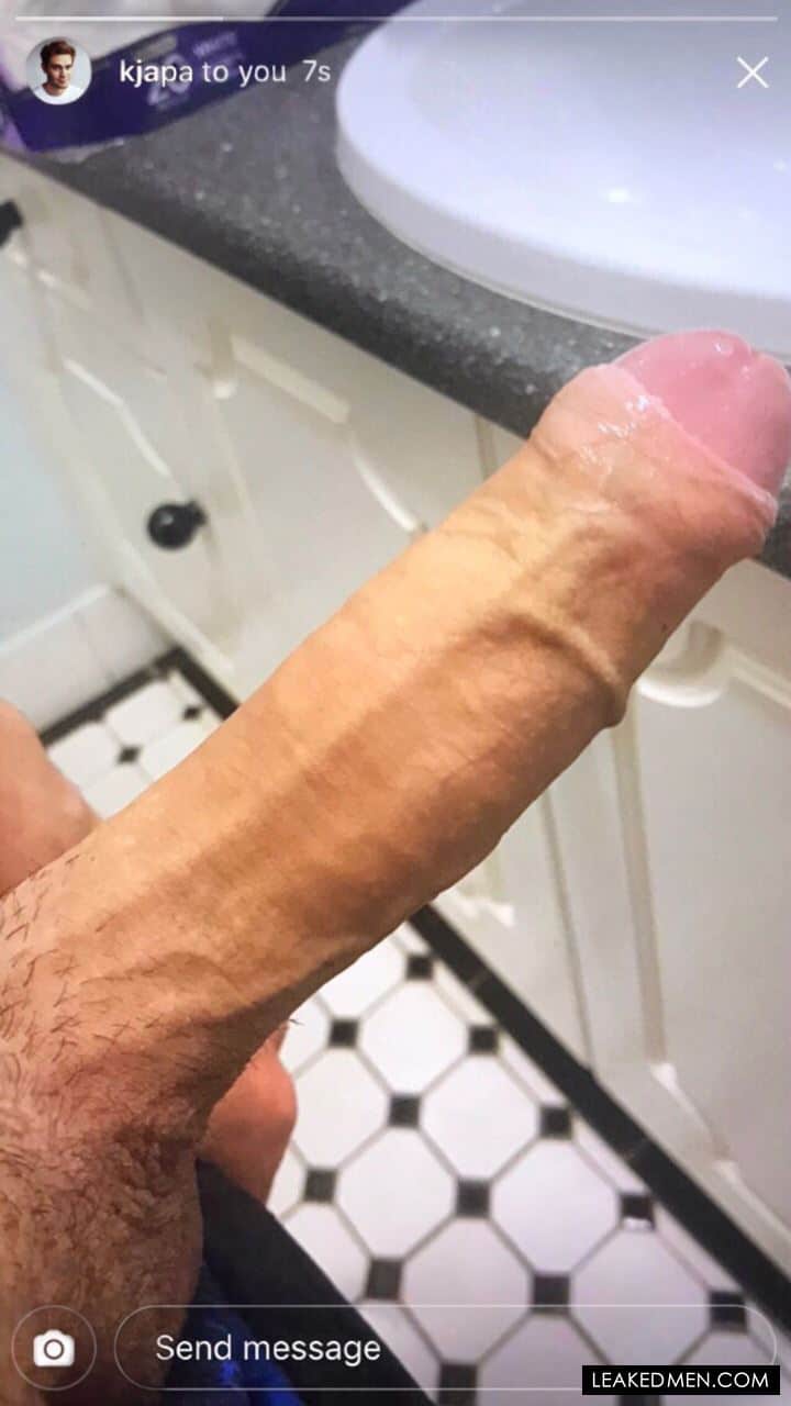 Kj apa naked