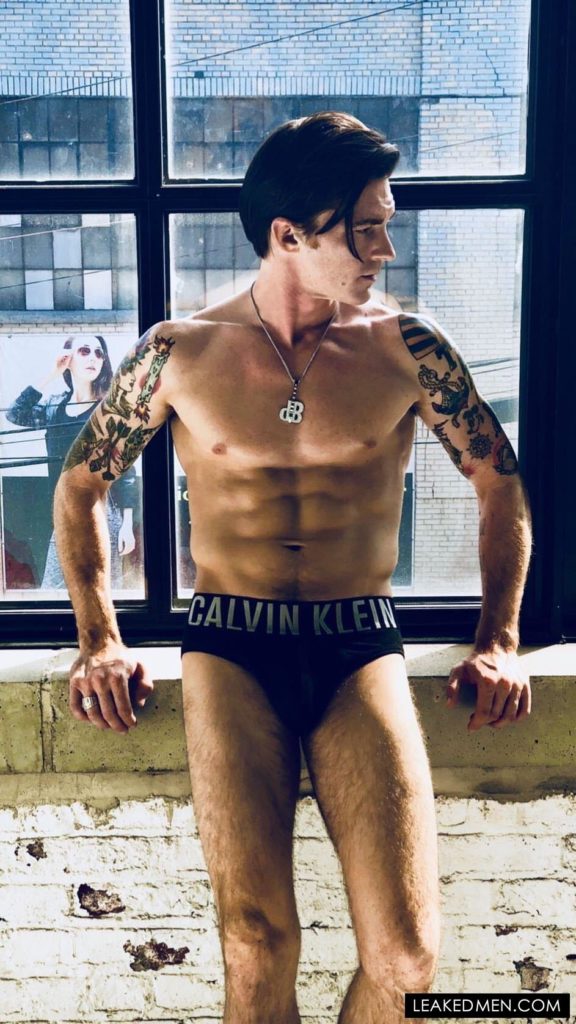 Drake Bell abs | LeakedMen 5